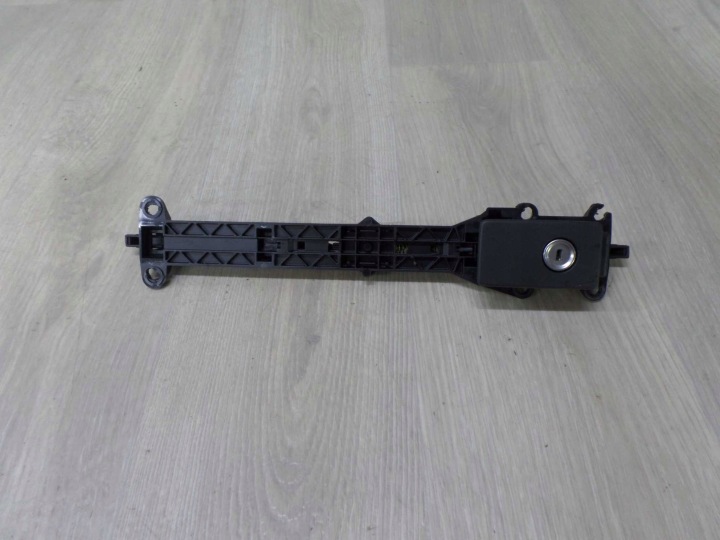 фото №7, Volvo s80 ii v70 xc70 06-16 замок ручка бардачка пассажира 30672132