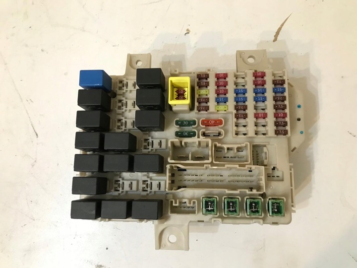 фото №6, Коробка предохранителей mitsubishi colt vi 8637a389