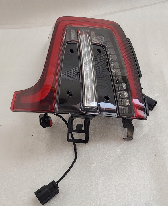 фото №7, Лампа правая зад задняя volvo c40 led 2021- 2sk015561-02