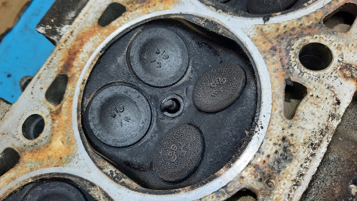 фото №4, Головка двигуна 1001683003 volvo s60 v70 ii 2.4b