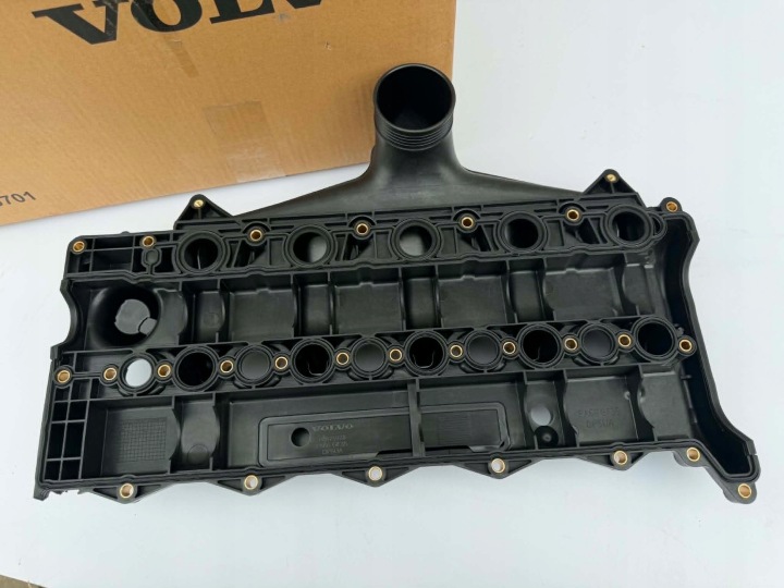 фото №9, Volvo xc90 i 2.4d кришка клапанів нова oem номер 8662