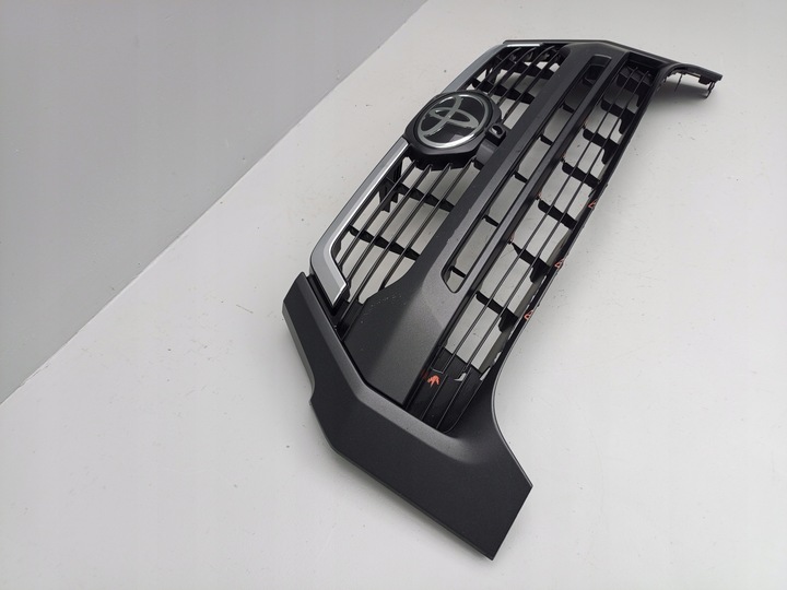 фото №10, Toytoa hilux viii рестайлинг 2020- решётка радиатора решётка радиатор 53111-yp040 =