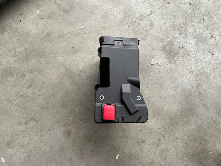 фото №1, Volvo xc60 ii корпус акумулятора 31652062 31652061