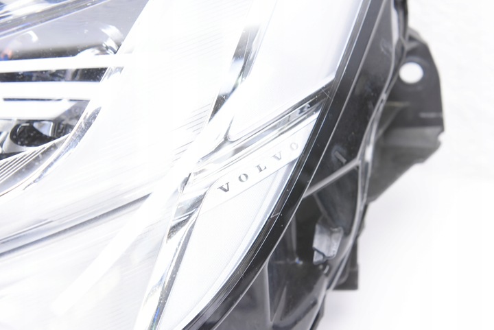фото №7, Volvo v90 ii лампа левая правая перед полный led mid rhd uk.