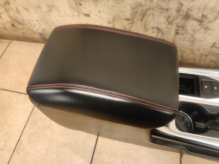 фото №11, Подлокотник туннель средний explorer vi 6 eu