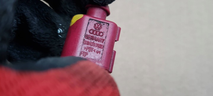 фото №10, A5 8w штекер разъём 8k0973702b 2pin 8w q5 a6 a4 b9 8w