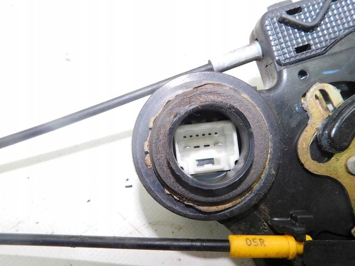 фото №11, Toyota corolla ts e12 05r 5d 1.8 192km замок дверь левый зад