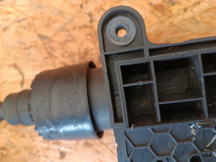 фото №7, Гальмо ручний електричний e301-202-082 maserati ghibli iii 2013-