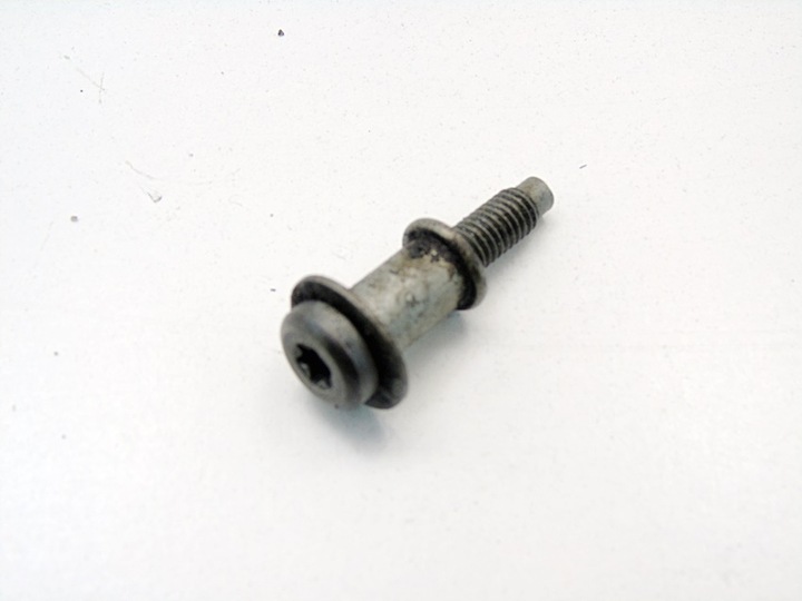 фото №1, Винт крышки клапанов 1.2 tdi ibiza iv fabia 2 roomster polo v