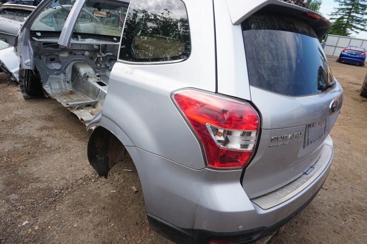 фото №1, Subaru forester iv sj крышка багажника g1u стекло pas задний бампер 2014r