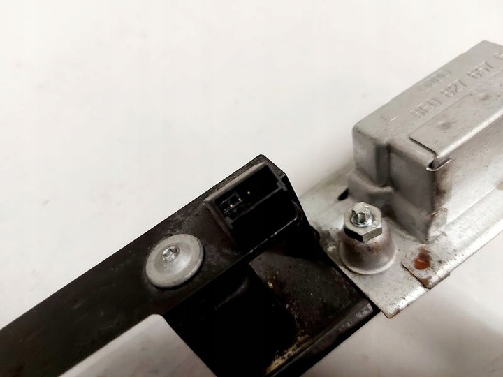 фото №10, Audi q7 4l накладка микровыключатель крышки зад