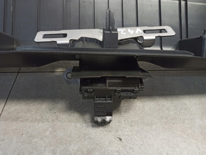 фото №7, Volvo v40 ii засув замок кришки багажника 31276686 133412 31335870