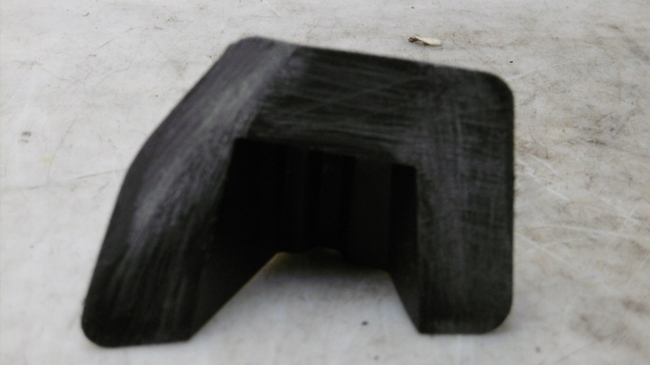 фото №4, Audi r8 420 06- захист оббивка стійка 420867288b