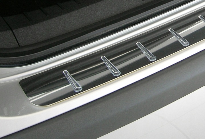 фото №8, Mercedes kl a w176 5d 2012- накладка na бампер