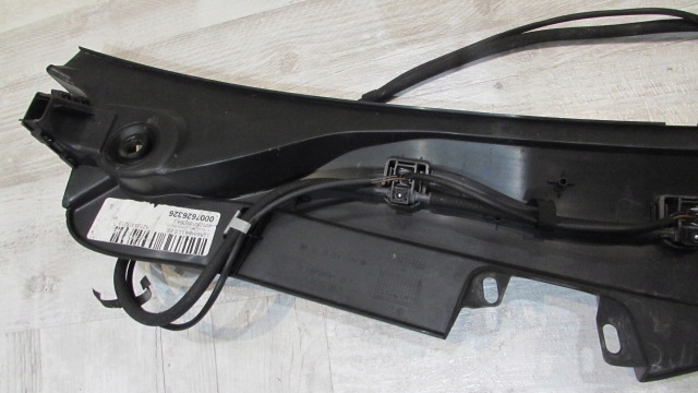 фото №7, Mercedes w212 w218 панель під лобовим склом a2128301213