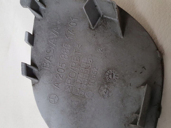 фото №6, Mercedes c-klasa w205 заглушка hak w бампер перед