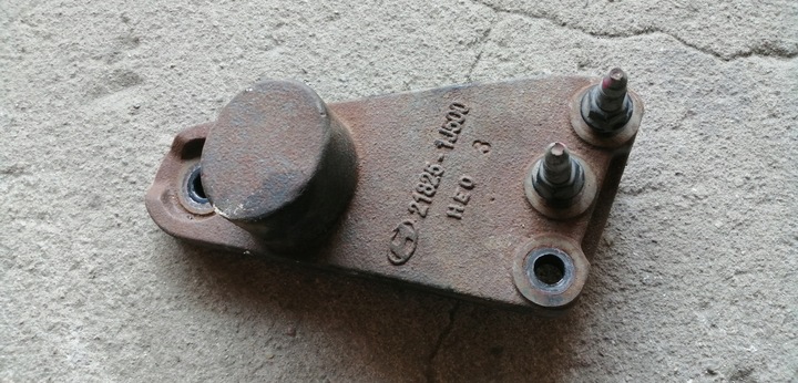 фото №1, Hyundai i20 08-14 1.1 crdi лапи двигателя