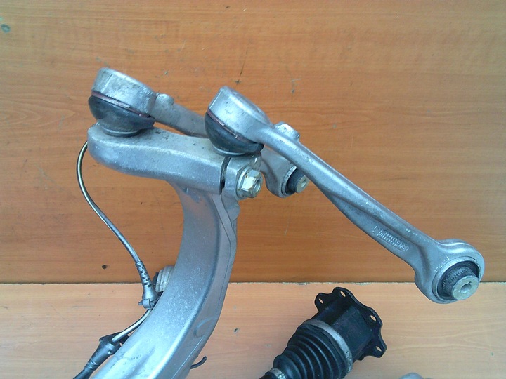 фото №9, Audi q7 ii e-tron sq7 q8 sq8 4m поворотна опора перед ліва 4m0407559 p 4m0407560