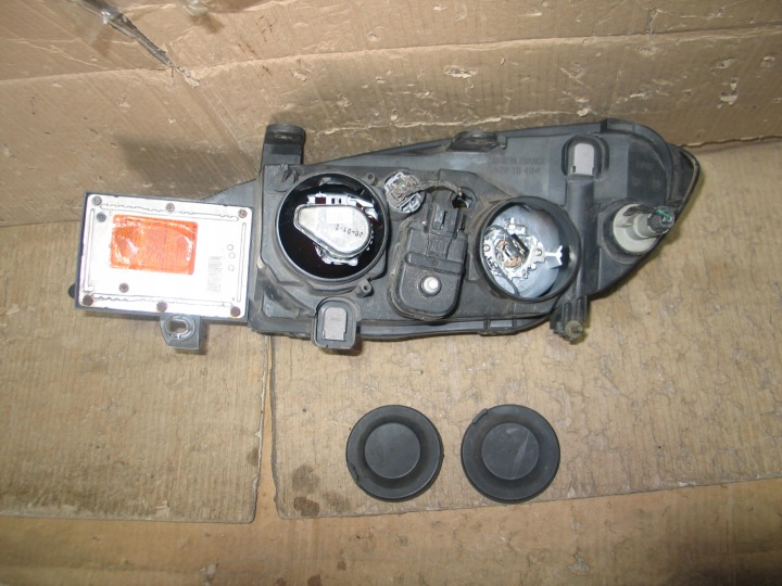 фото №13, Фара ксенон правое перед nissan primera p11 рестайлинг 99-01r. 89005900 европа