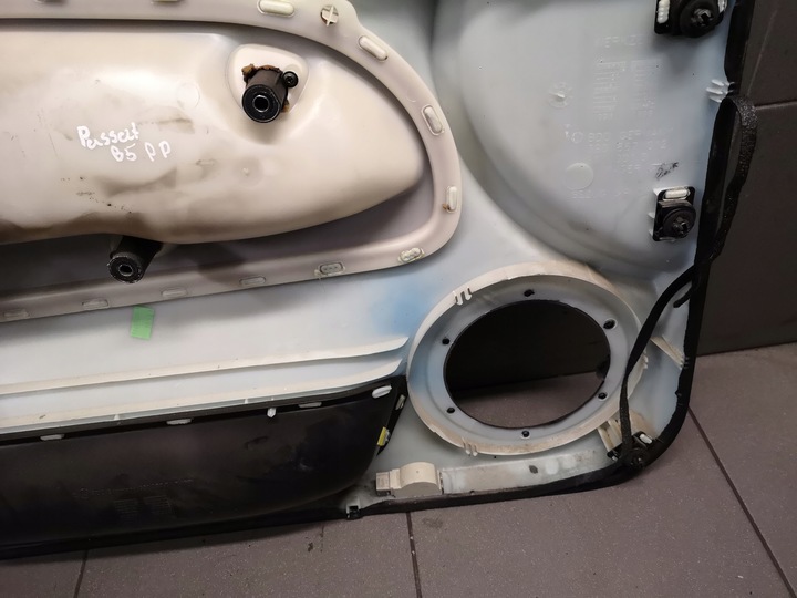 фото №11, Боковина двері праві перед vw passat b5 eu