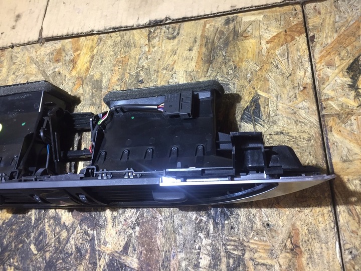 фото №11, Audi a6 c7 середня решітка повітропровід 4g1820951