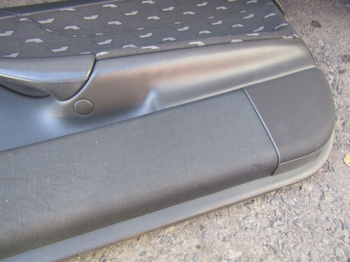фото №9, 7 mercedes w203 sport купе оббивка двері права передня