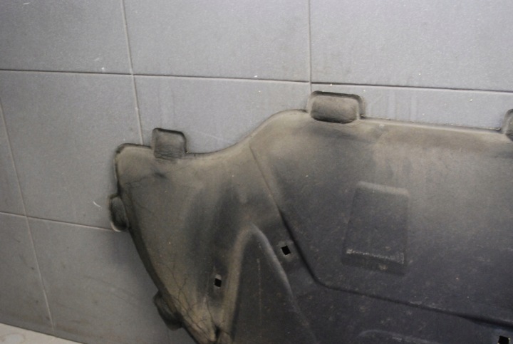 фото №9, Шумоізоляція капота audi a3 8p рестайлінг 8p0863825l