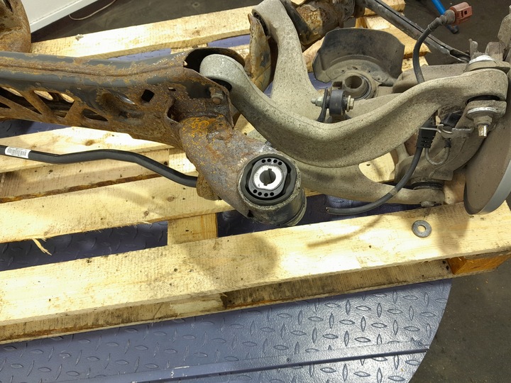 фото №6, Audi a6 c7 2.0 tdi 177 km sedan балка підвішування зад задня