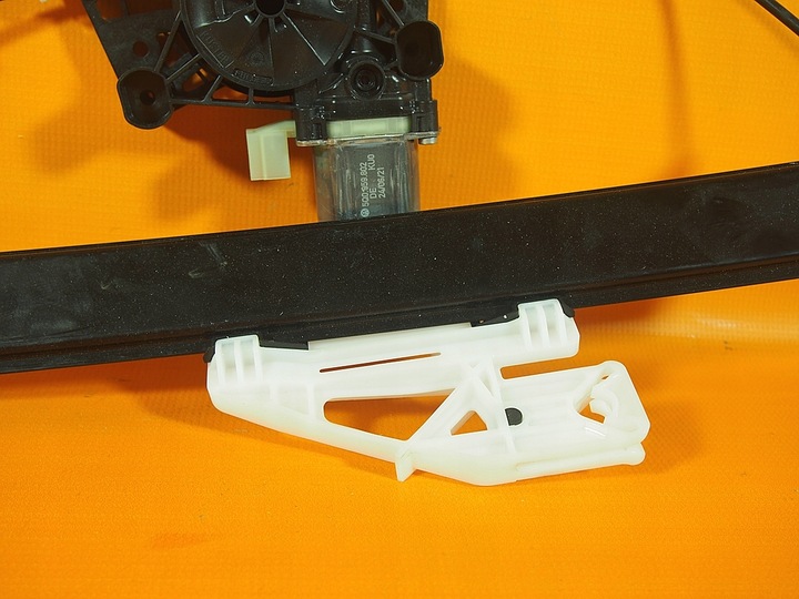 фото №7, Audi q3 83a направляющая стёкла зад pr 83a839462