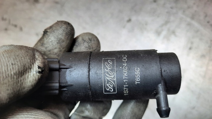 фото №4, Помпа склоомивача olvo s40 v50 1s71-17k624-dc