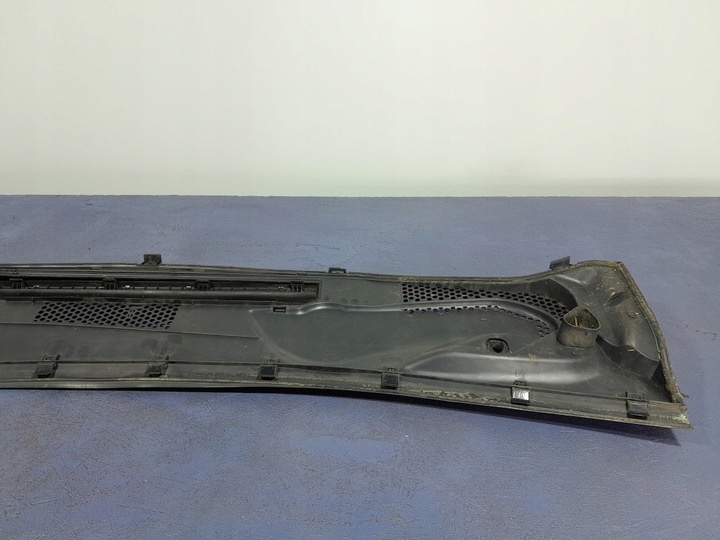 фото №5, Mercedes b w245 панель под лобовым стеклом верхний a1698300013