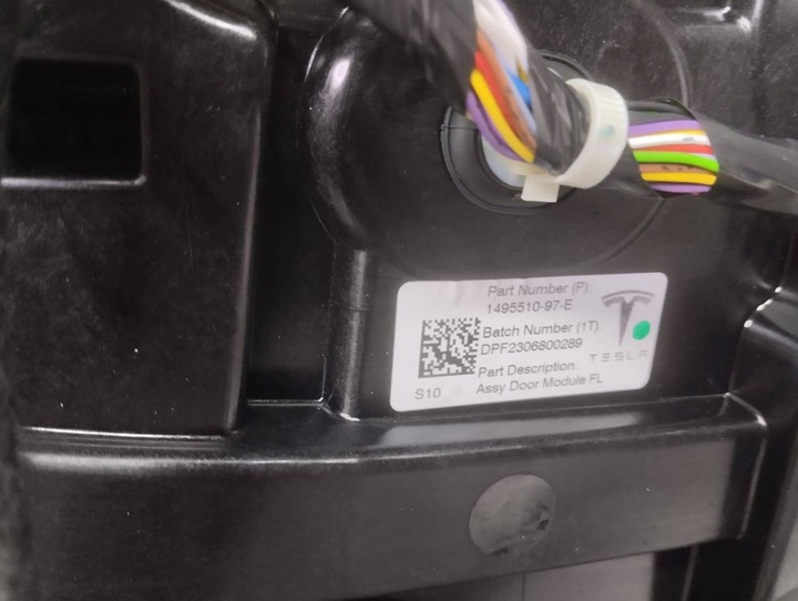 фото №6, Tesla модель y 2023 дверь левый перед pmss комплектные