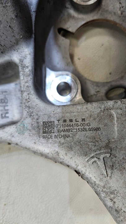 фото №7, Поворотна опора права зад задня tesla модель 3 1044416-00-g