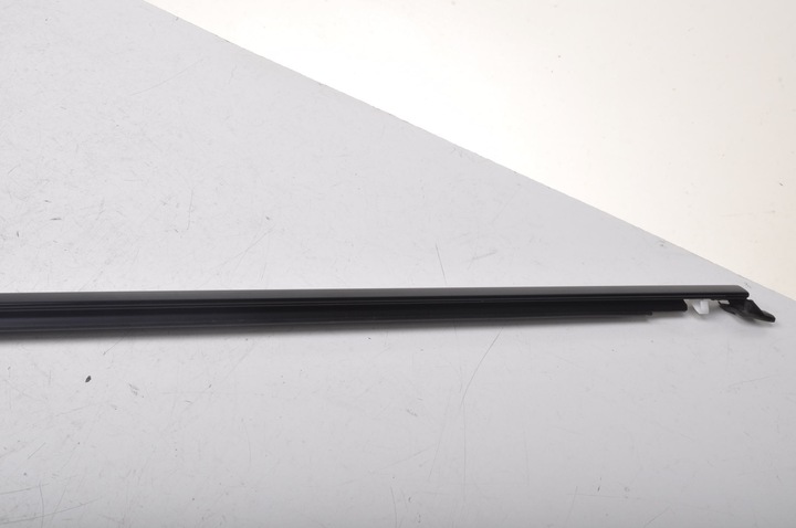 фото №7, Volvo xc90 ii планка скла прилегла до скла задня права