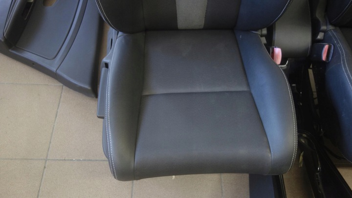 фото №5, Renault megane iii рестайлинг сиденья диван обшивки