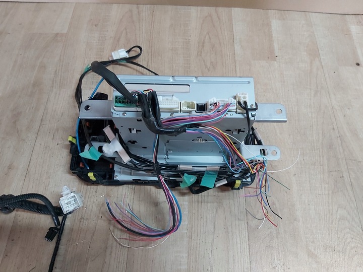 фото №7, Toyota yaris iii радіо 86140-52190 + камера заднього ходу 86790-52150