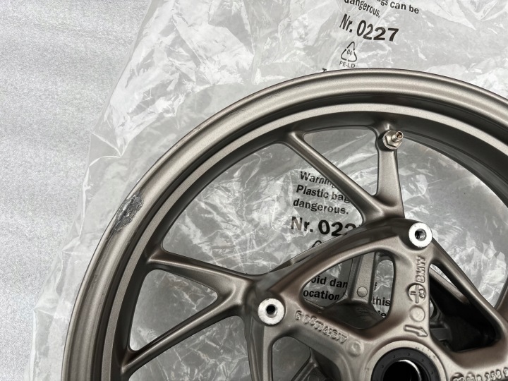 фото №12, Передняя диск bmw f900r k83 f900xr k84 оригинал