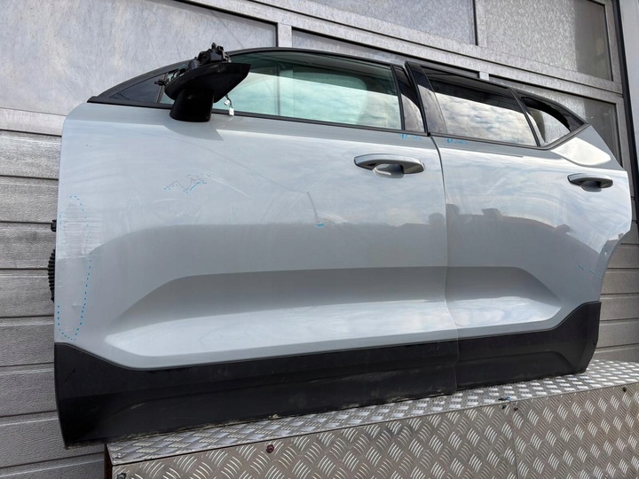 фото №3, Volvo xc40 дверь перед зад левая
