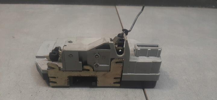 фото №5, Замок дверь правые зад 406 2.0 hdi