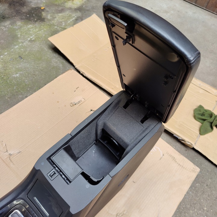 фото №7, Citroen c5 iii x7 туннель подлокотник