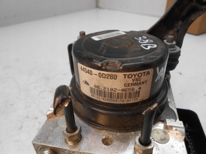 фото №10, Toyota yaris 3 iii насос блок управления  модуль abs 44540-0d280