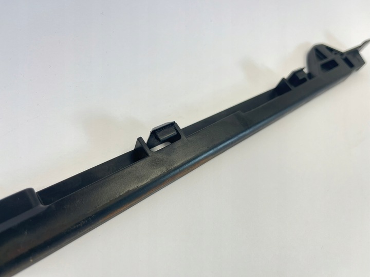 фото №10, Направляющая люк правая mercedes w124 w126 w463 1247820231