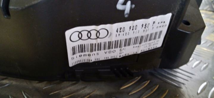 фото №7, Audi a8 d3 панель приладів англієць 4e0920950p