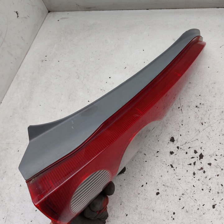 фото №13, Toyota yaris verso лампа права задня eu