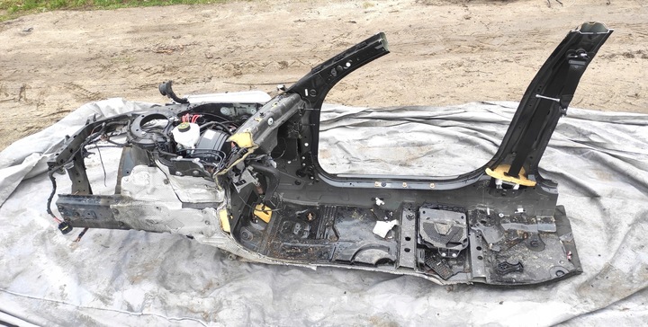 фото №1, Чверть фартух поріг праві bmw f30 f31 475 чорний sapphire металік