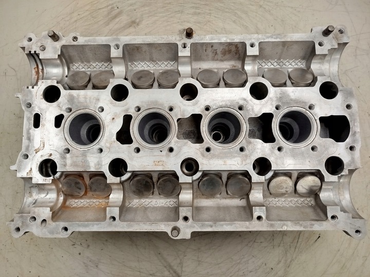 фото №10, Головка двигателя volvo 1001853 1001852 2.0 16v 3