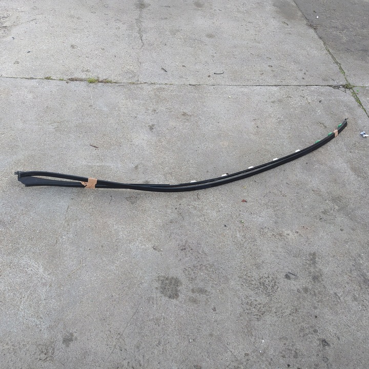 фото №1, Mercedes w205 c-klasa планки крыша sedan комплект