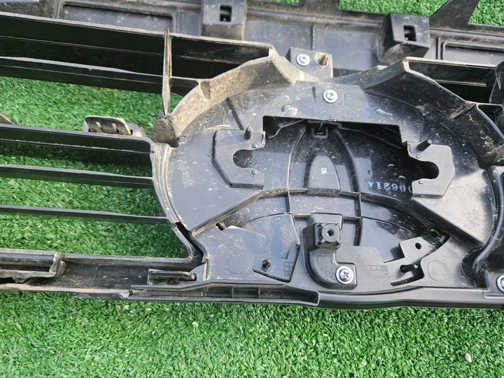 фото №15, Решітка радіатора решітка бампера перед toyota hilux viii 20-