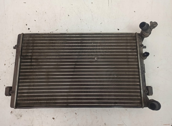 фото №1, Радіаторів води volkswagen golf 1.4