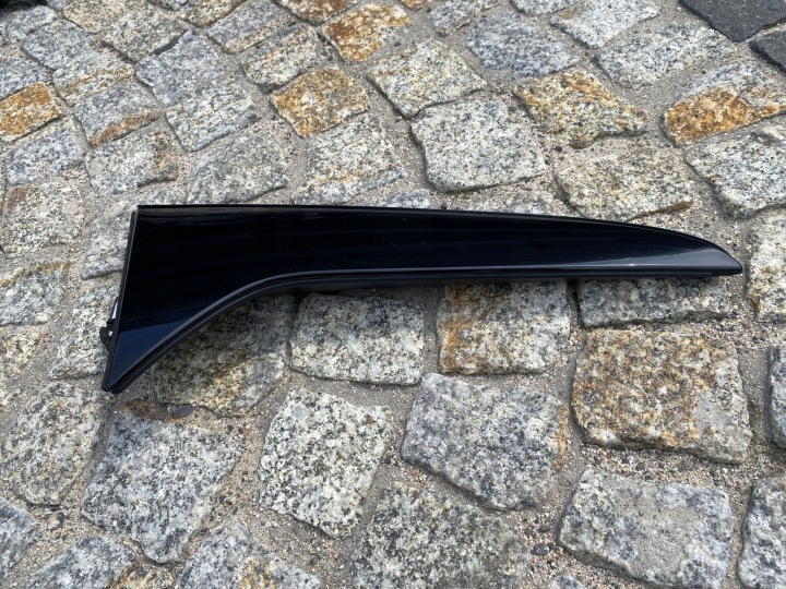 фото №12, Vw passat b9 3j спойлер молдинг крышки правая зад 3j0827940 оригинал